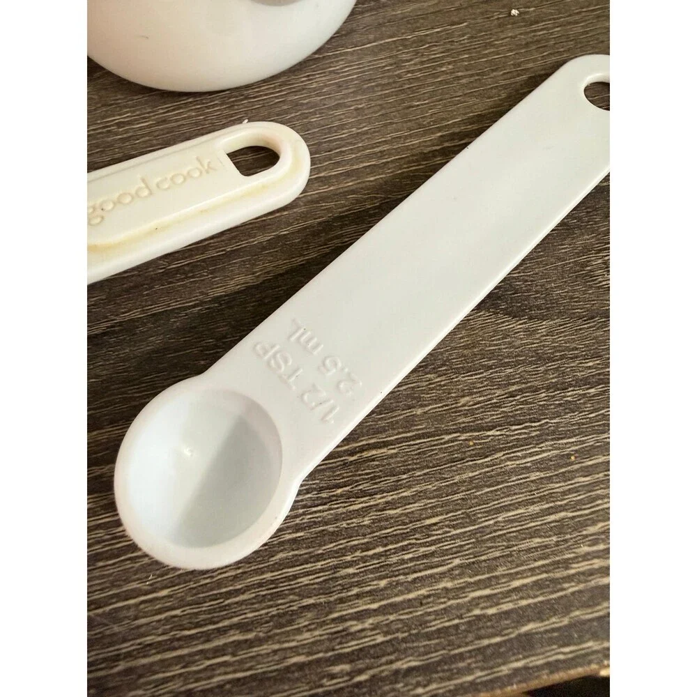 Good cook vintage white measuring cups